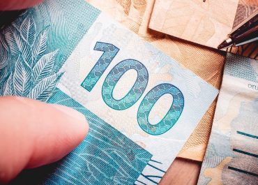 Bankier także może unieważnić zawartą umowę frankową.